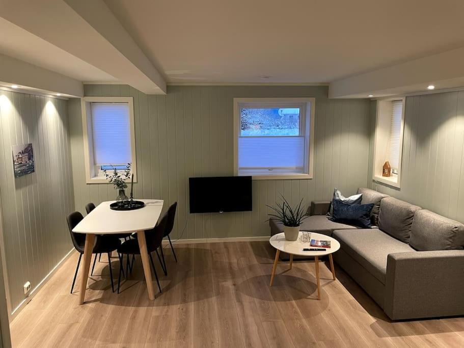 Lofoten - New Apartment, Close To Airport. ليكنيز المظهر الخارجي الصورة