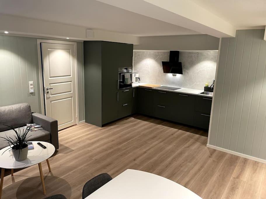 Lofoten - New Apartment, Close To Airport. ليكنيز المظهر الخارجي الصورة