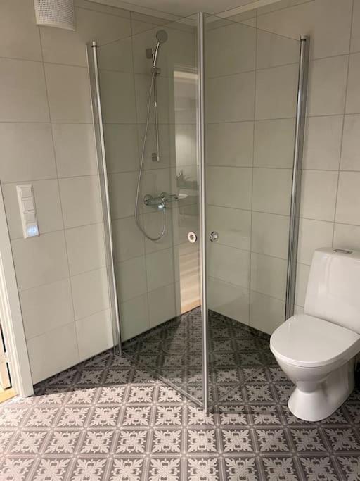 Lofoten - New Apartment, Close To Airport. ليكنيز المظهر الخارجي الصورة