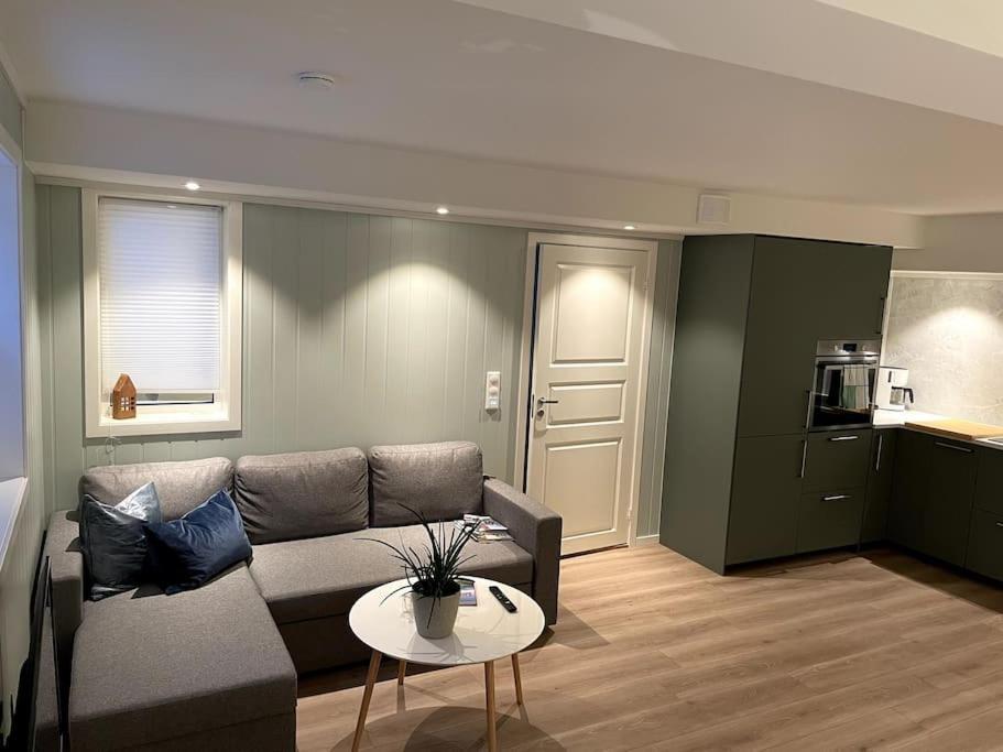 Lofoten - New Apartment, Close To Airport. ليكنيز المظهر الخارجي الصورة