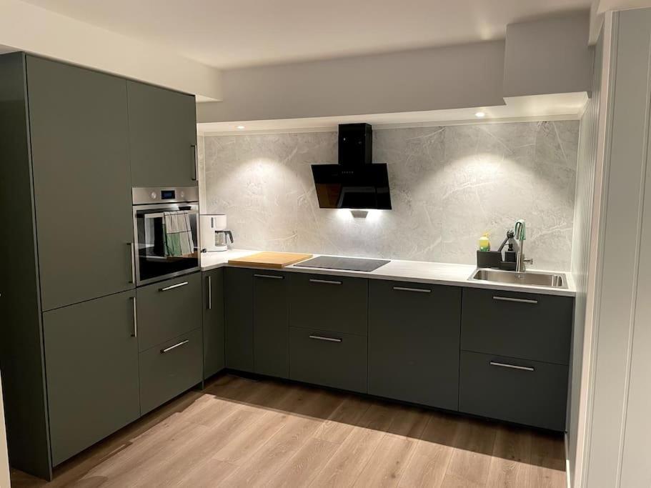 Lofoten - New Apartment, Close To Airport. ليكنيز المظهر الخارجي الصورة